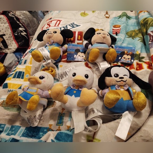 Disney Wishables 50th Anniversary💜 DONALD SOLD 💜 - Picture 2 of 2